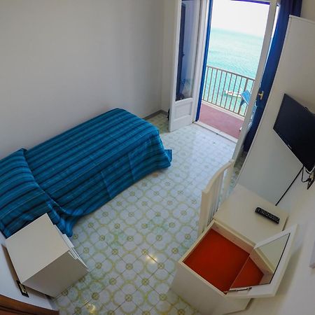 Hotel Regina Del Mare Barano dʼIschia الغرفة الصورة