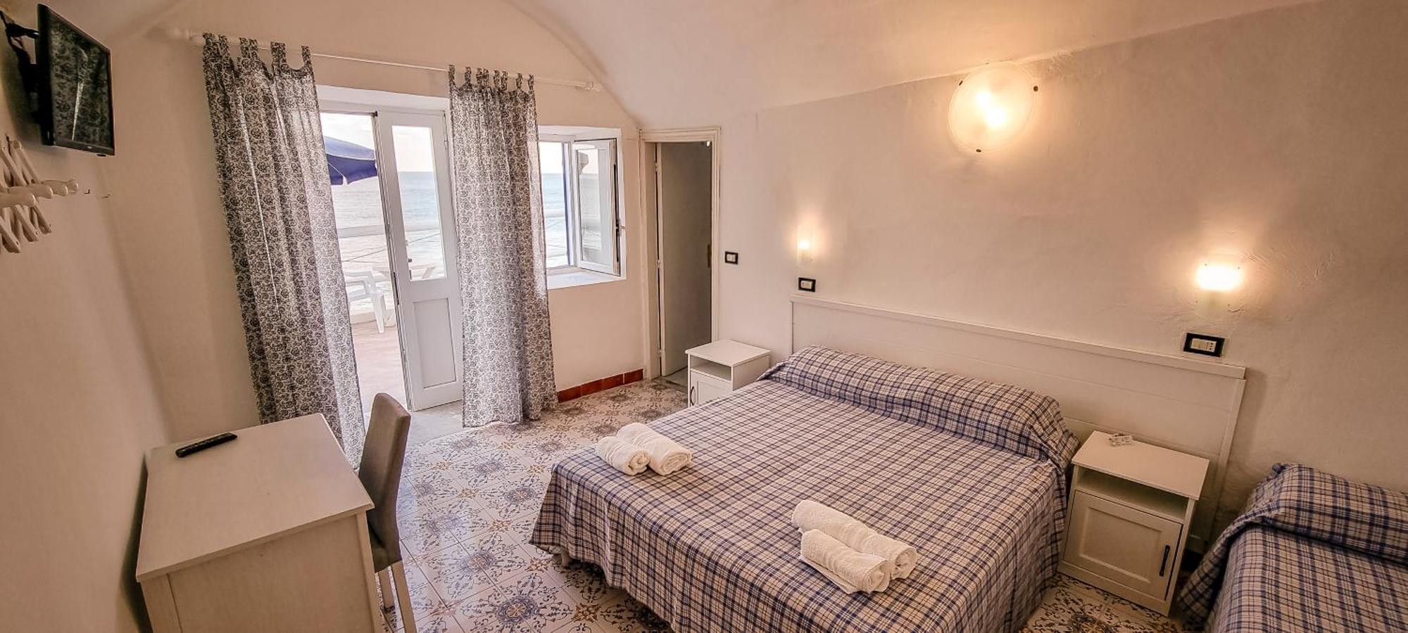 Hotel Regina Del Mare Barano dʼIschia الغرفة الصورة